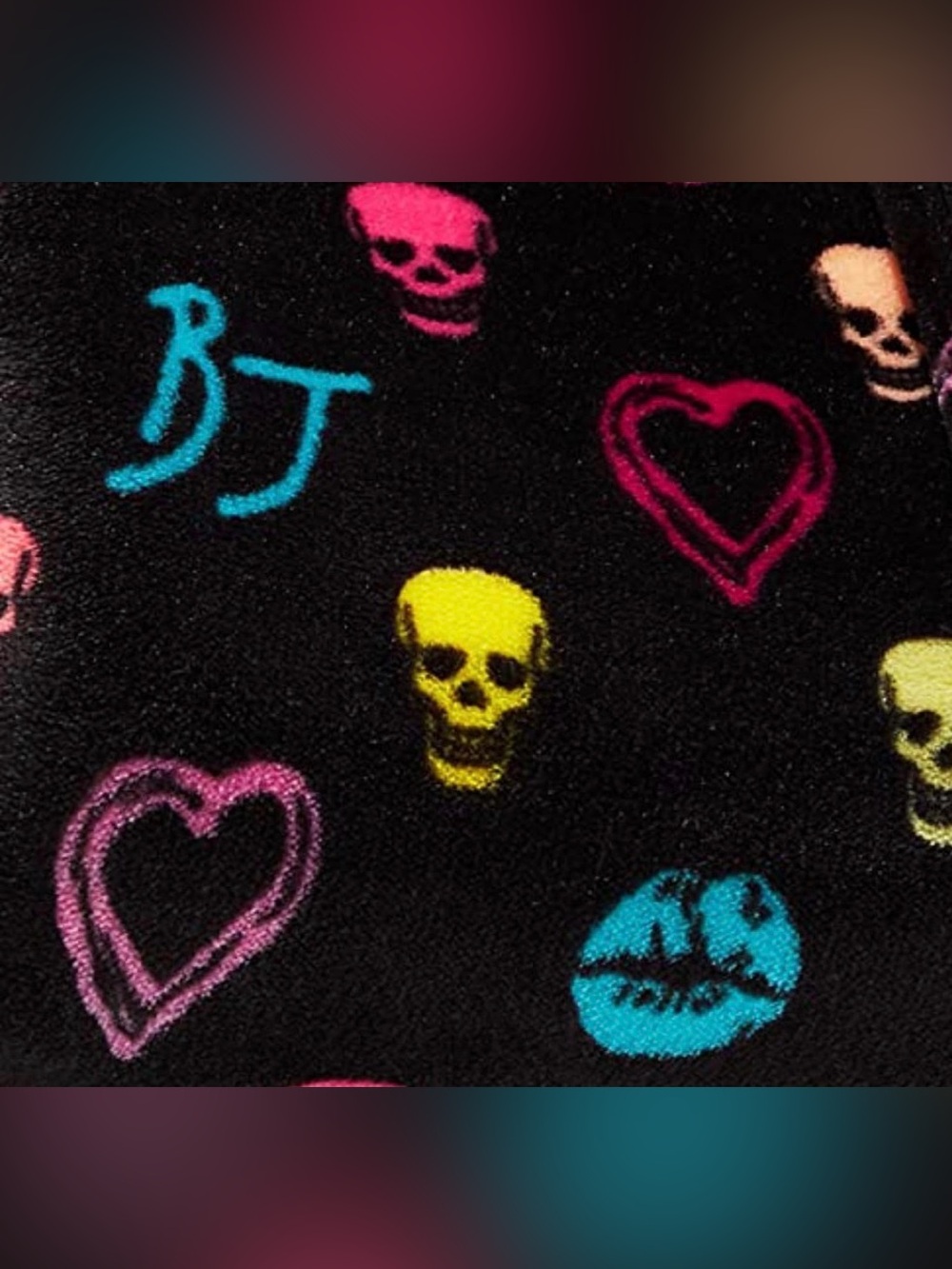 Betsey Johnson “Signature” blanket - Picture 2 of 3